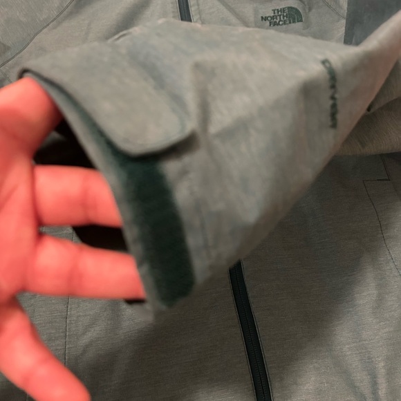 The North Face Men's Green Jacket - Picture 3 of 4